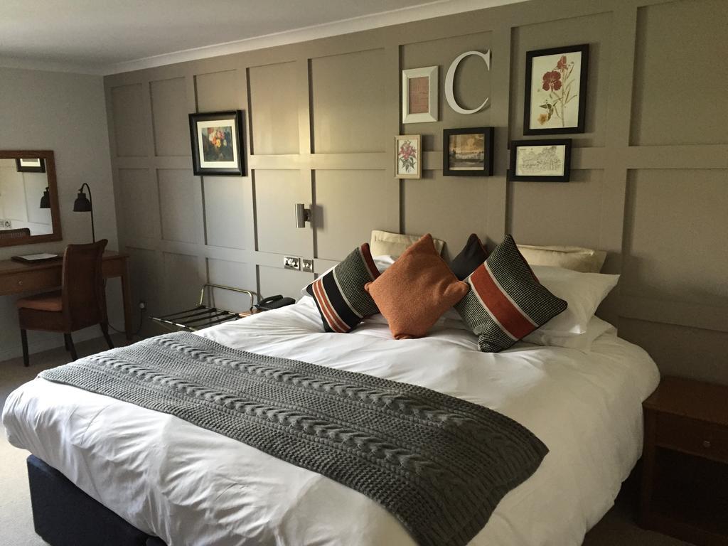 Crown Hotel Chertsey Habitación foto