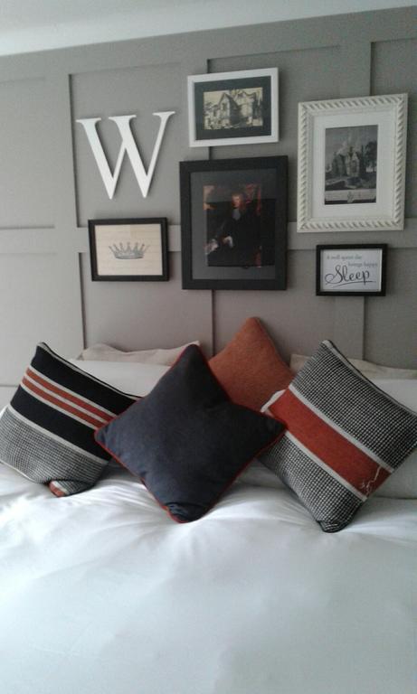 Crown Hotel Chertsey Habitación foto